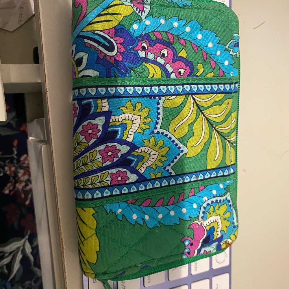 VERA BRADLEY WRISTLET (NEW)